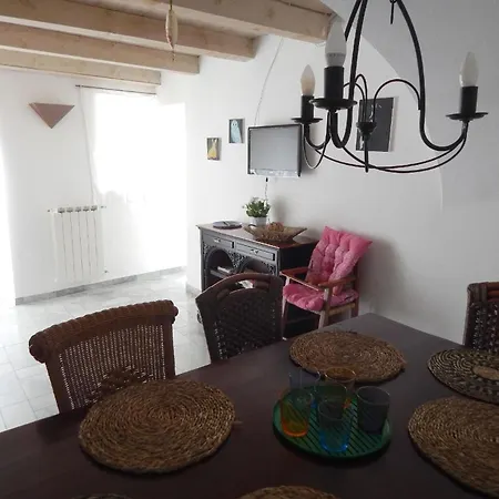 Gemuetliches Ferienhaus In Vicchieda Mit Garten Und Terrasse Nyaraló Tivegna